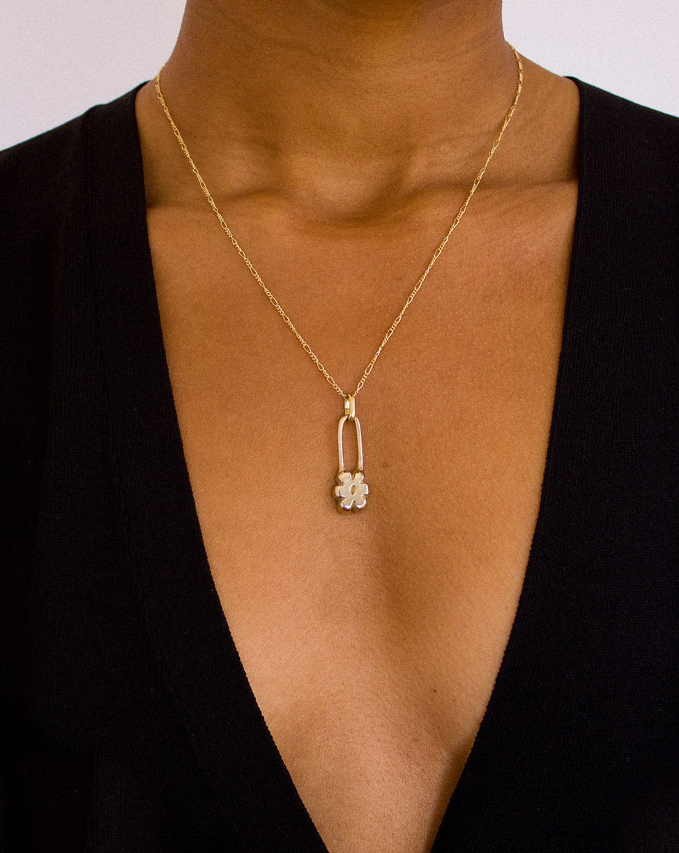 Flower Pin Necklace / Gold