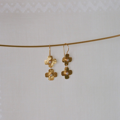 Gold Flower & Pearl Pierce