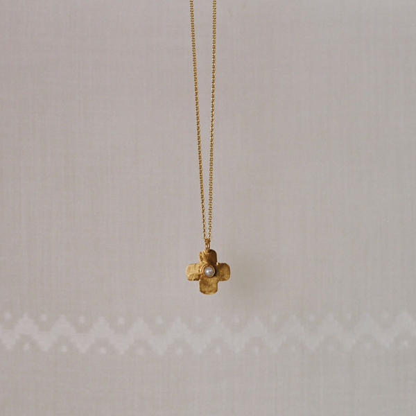 Gold Flower & Pearl Pendant