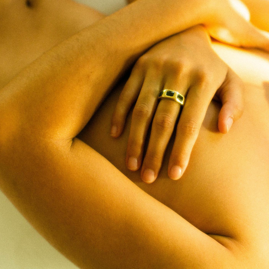 Triptych Bijou Rings（Red / Black）