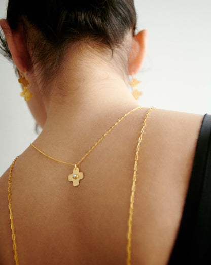 Gold Flower & Pearl Pendant
