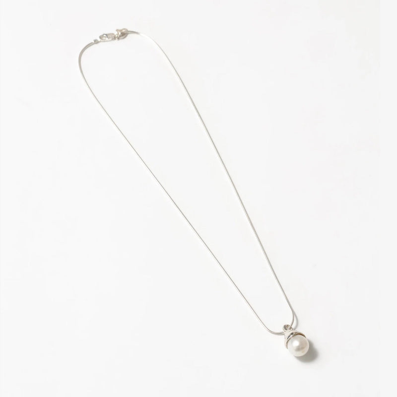 Candice Pearl Necklace / silver