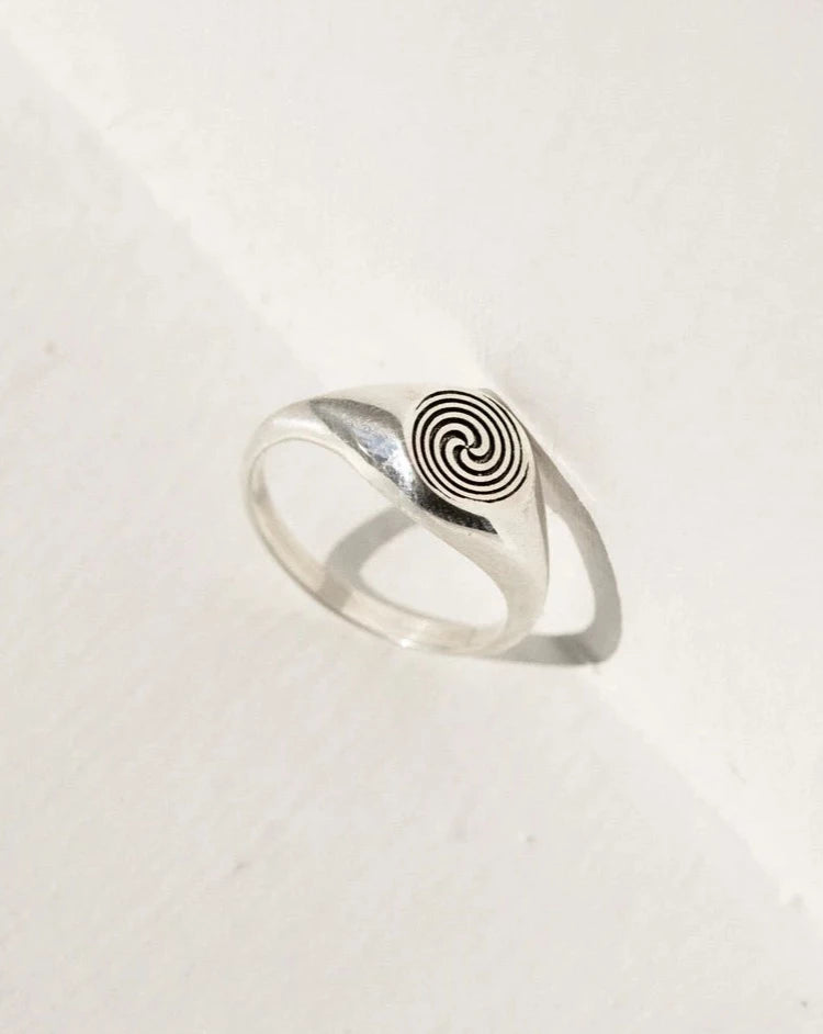 Hypnosis Circle Ring / Silver