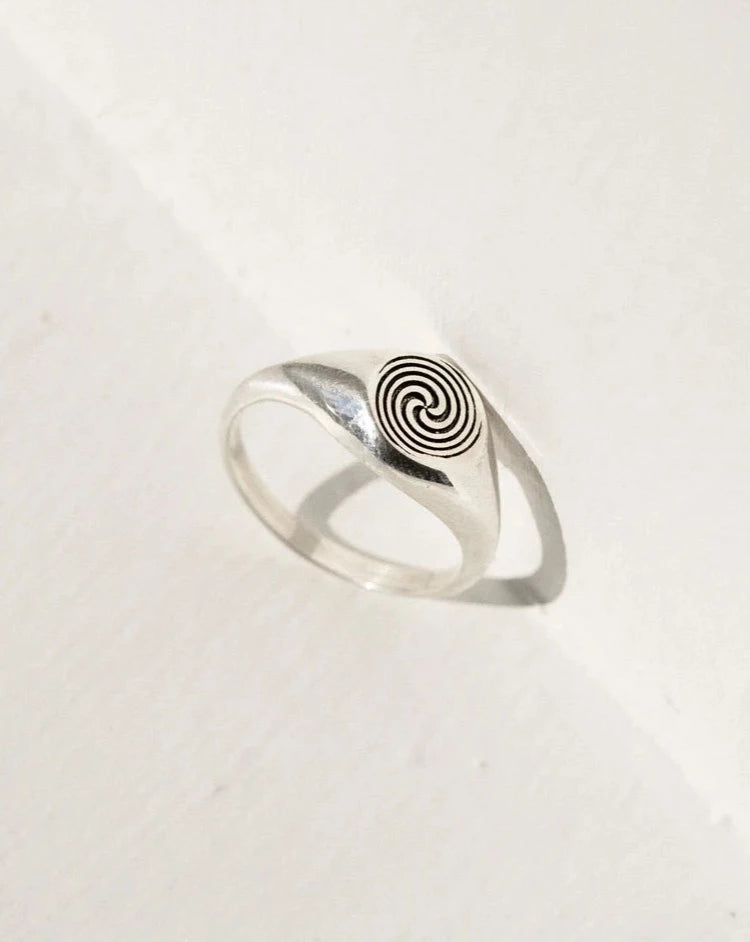 Hypnosis Circle Ring / silver
