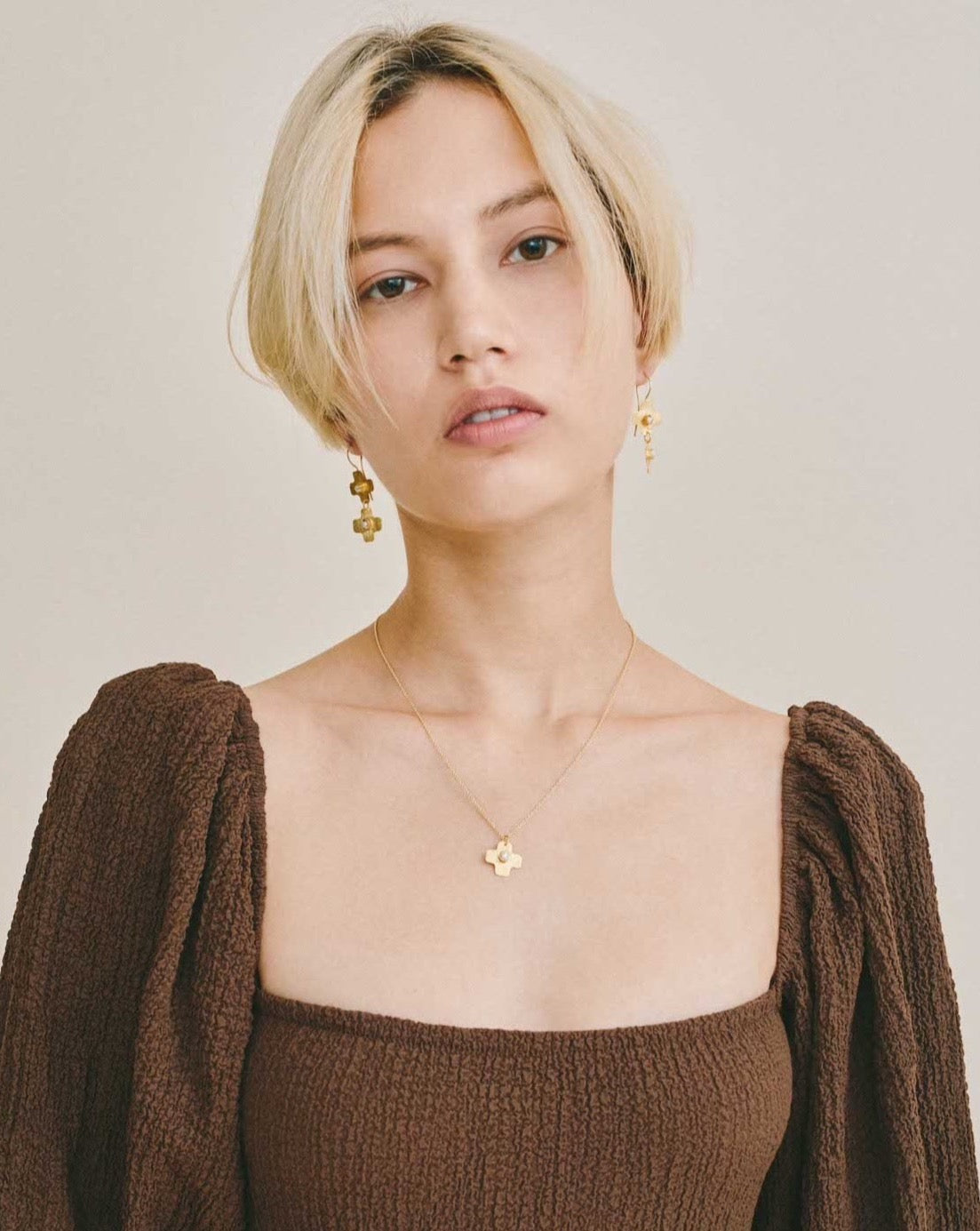 Gold Flower & Pearl Pendant