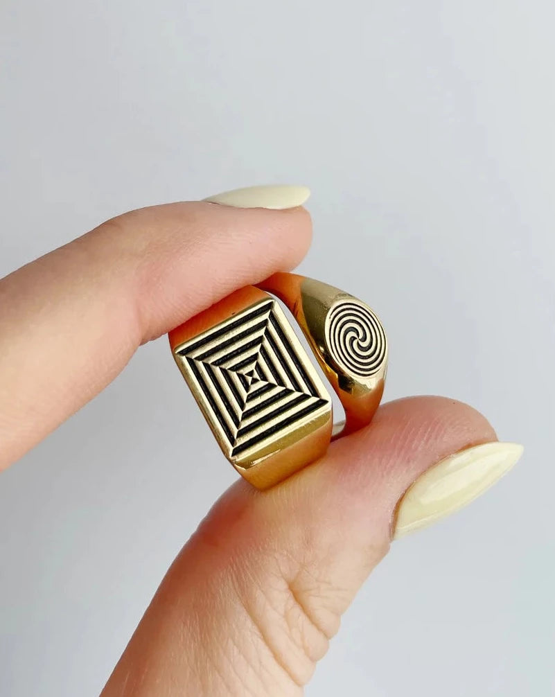 Portal Square Ring / Gold