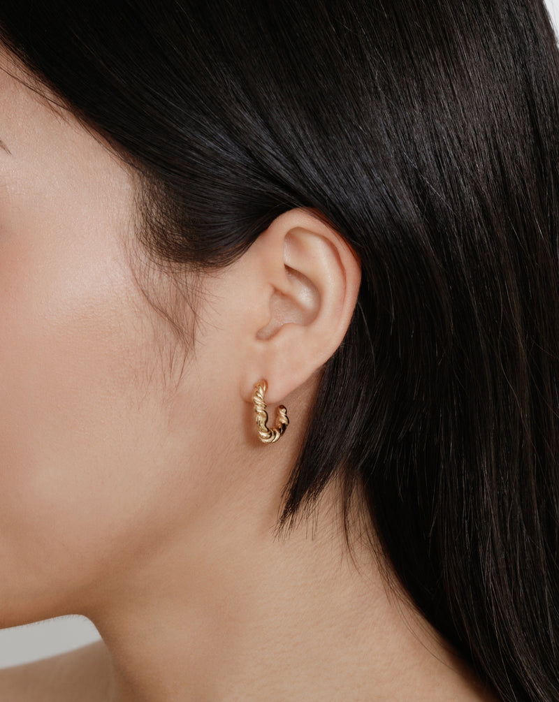 Camille Hoops / Gold