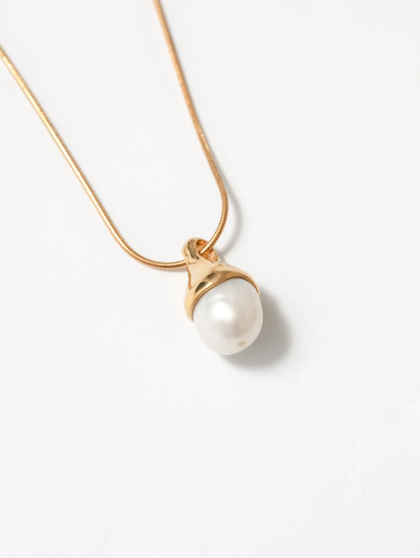 Candice Pearl Necklace / Gold