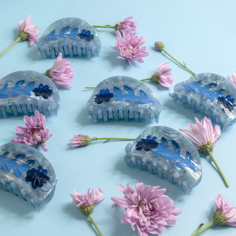 Flower Claw Clip / blue primrose