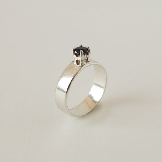 Stone Bijou Ring / Black Onyx